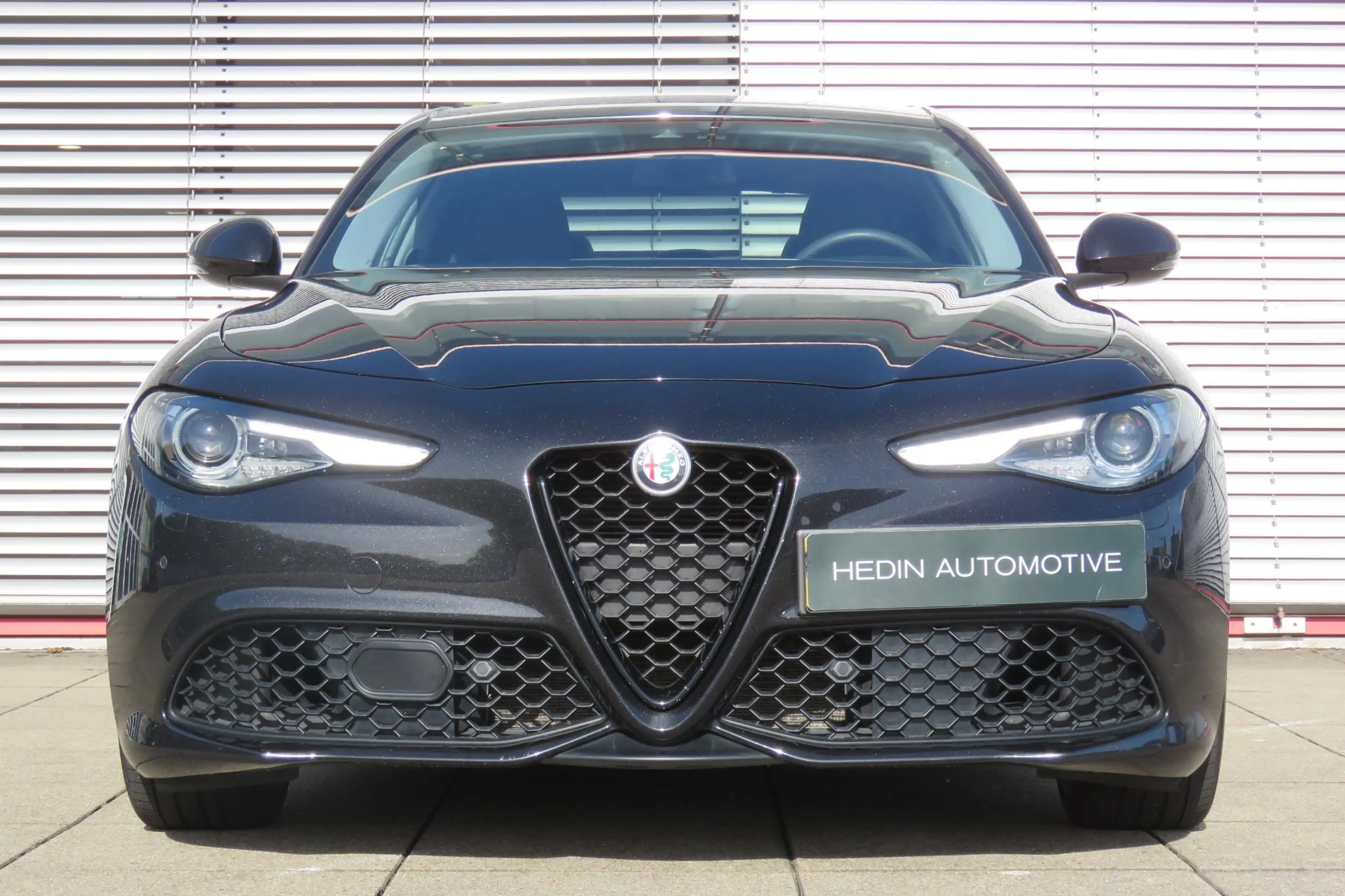Alfa Romeo Giulia 2.0 T AWD Veloce — photo 5
