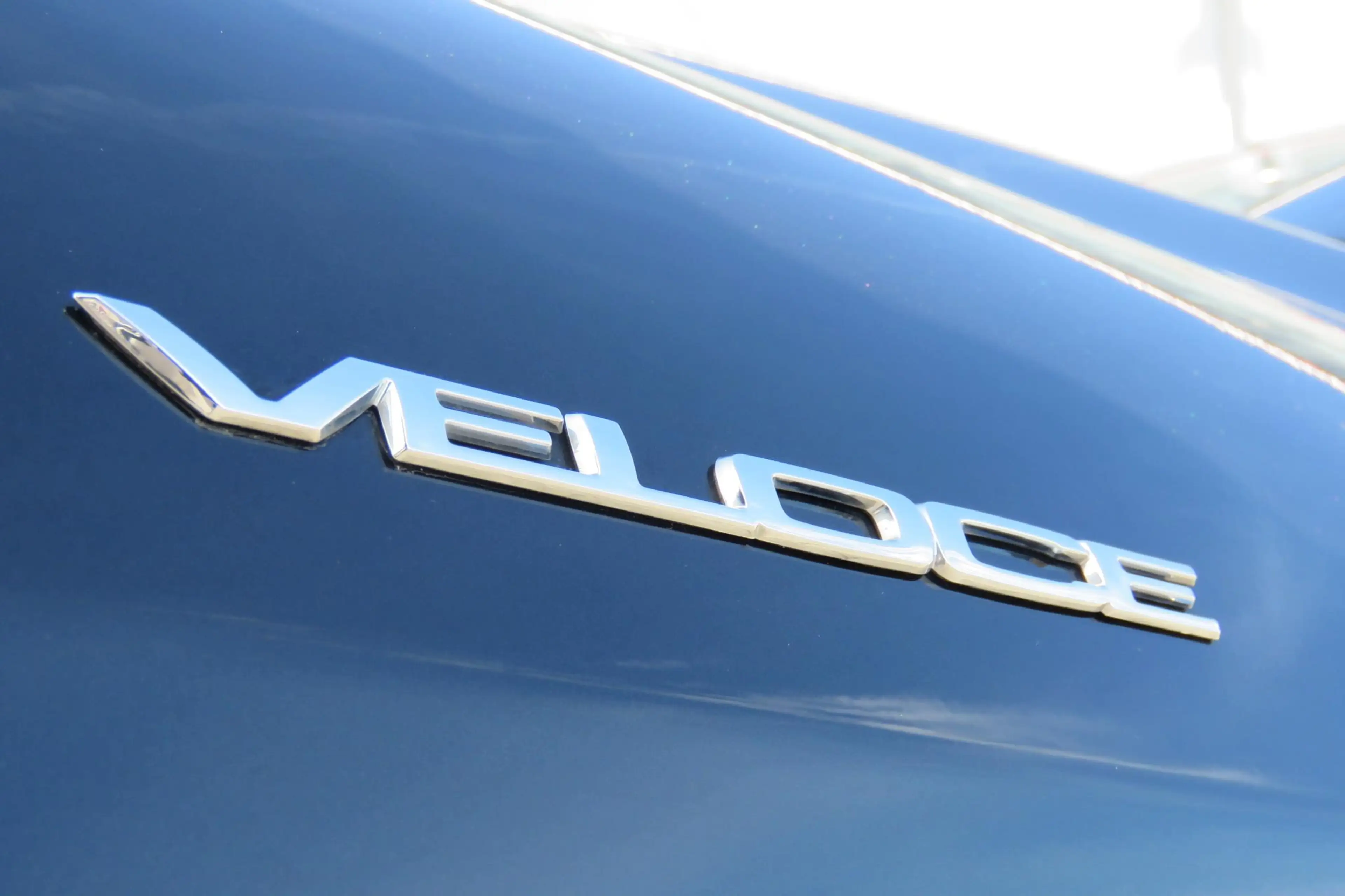Alfa Romeo Giulia 2.0 T AWD Veloce — photo 8
