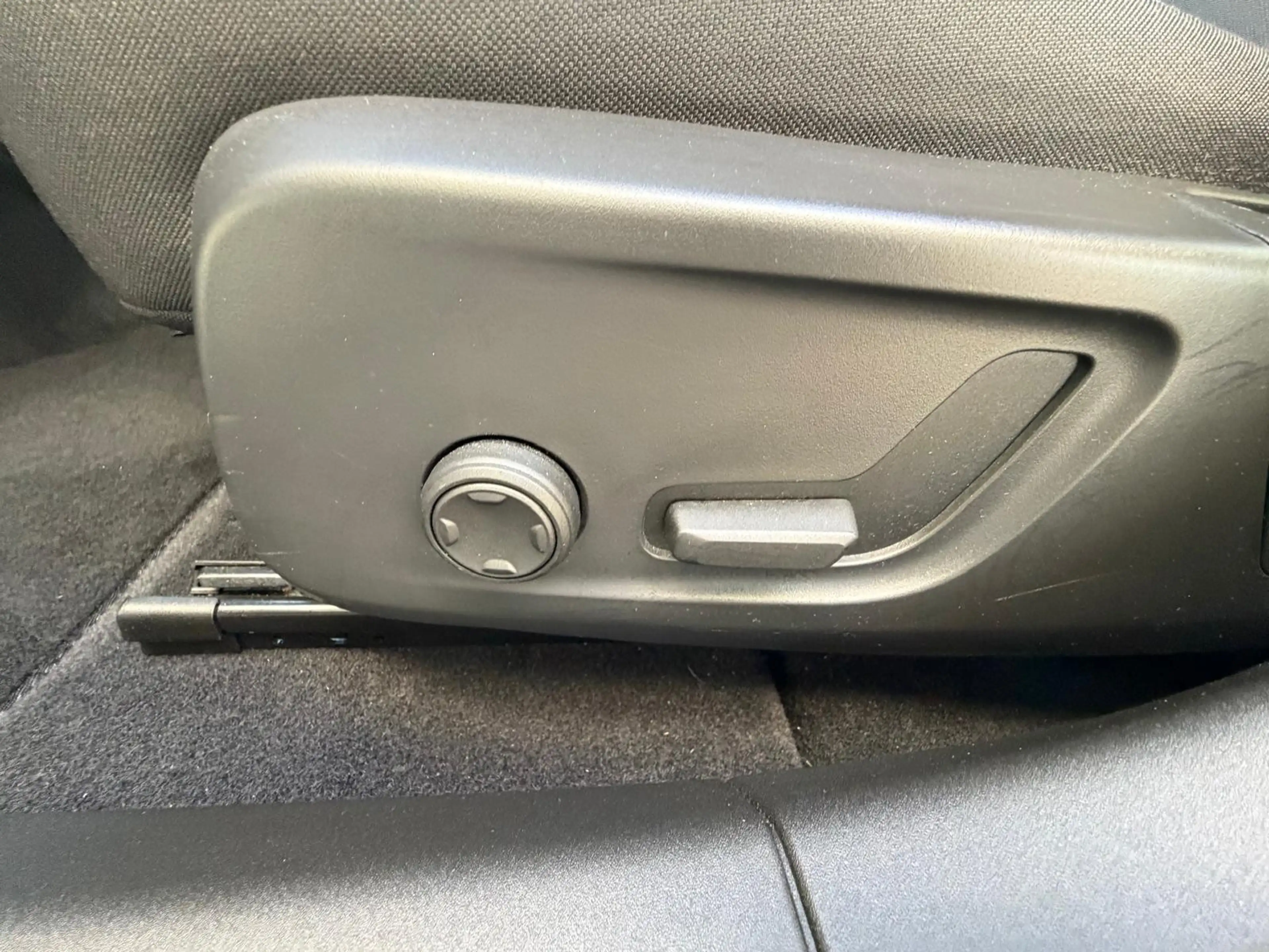 Polestar 2 Long Range Dual >VIRTU+MEMO+LED+SHZ+TEMP+360+ — photo 13