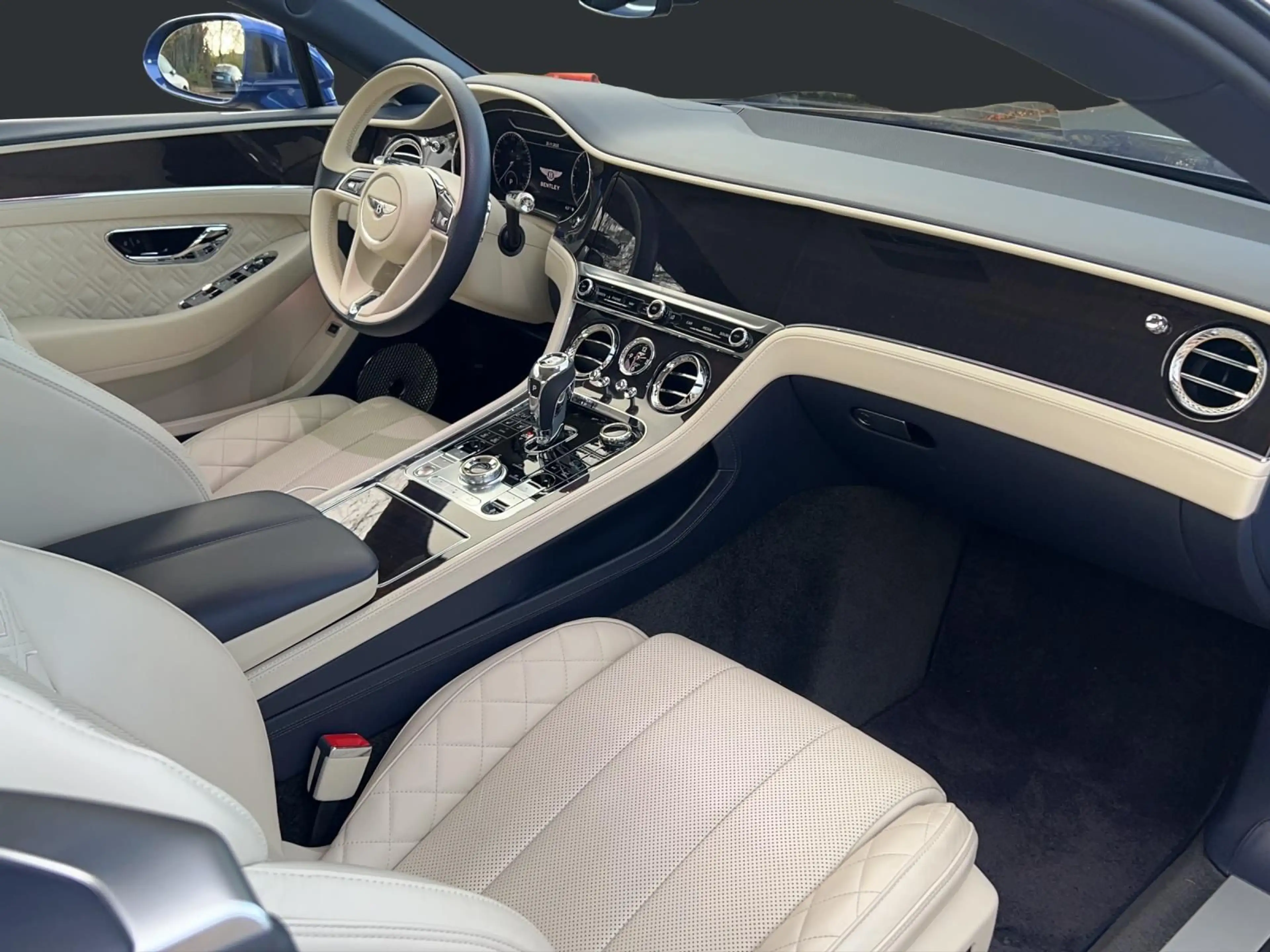 Bentley Continental GT V8 Mulliner*Rotating*Naim* — photo 12