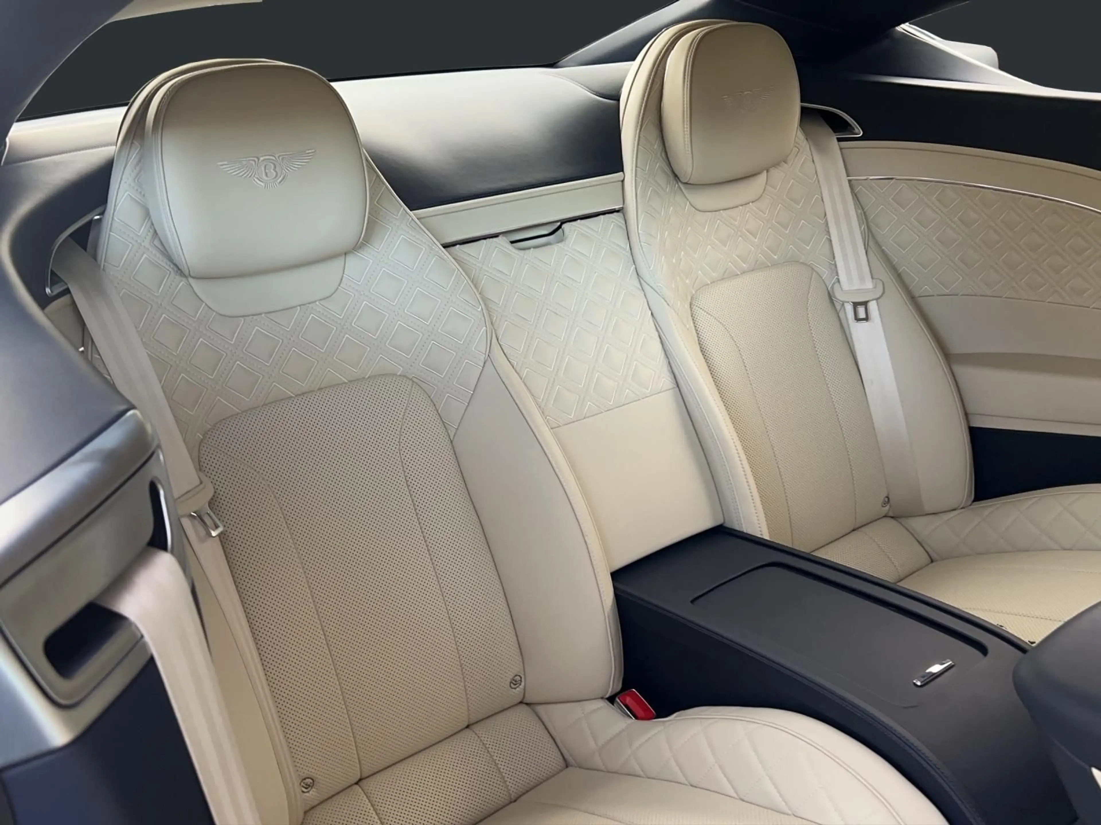 Bentley Continental GT V8 Mulliner*Rotating*Naim* — photo 13