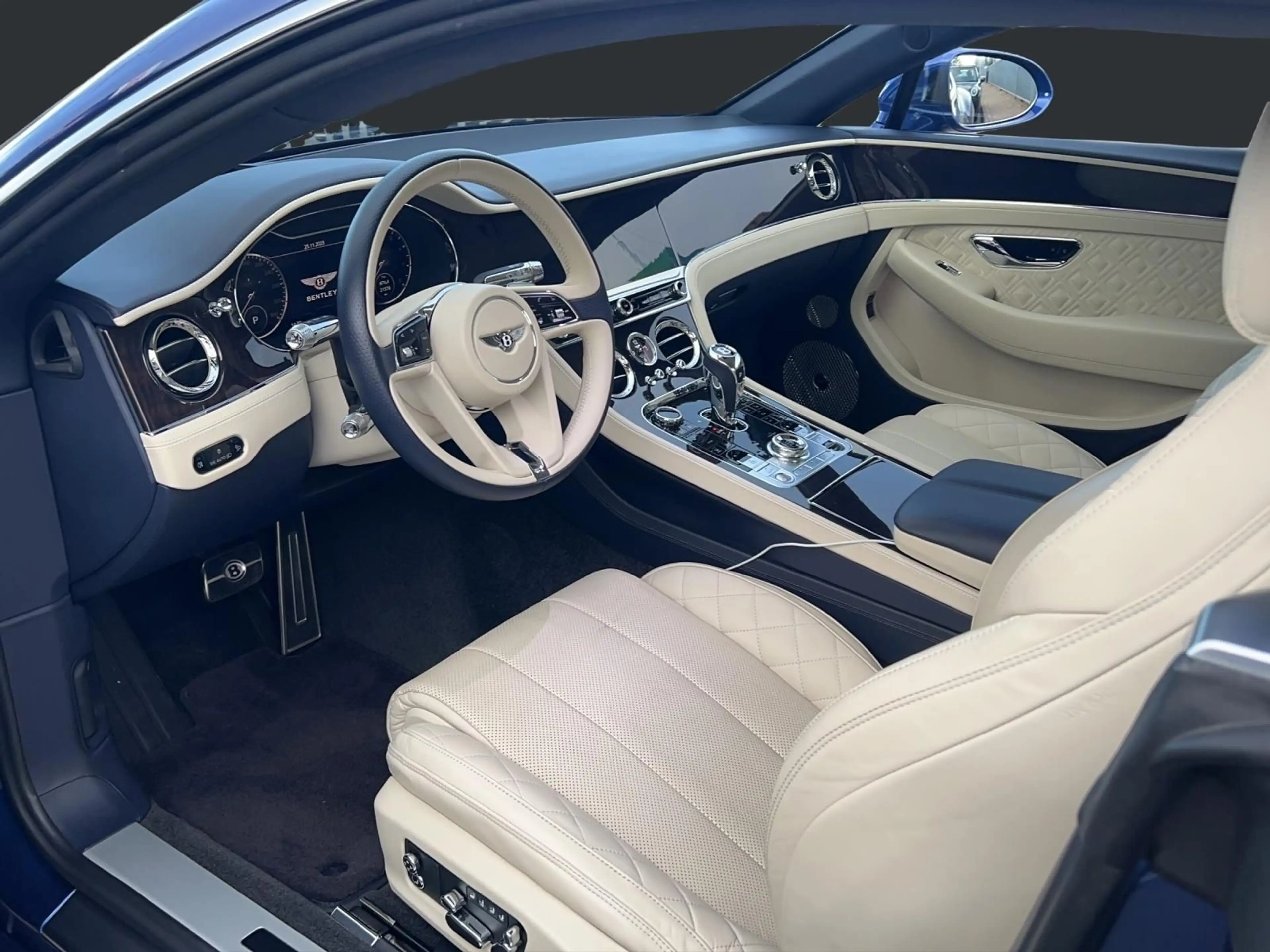 Bentley Continental GT V8 Mulliner*Rotating*Naim* — photo 10