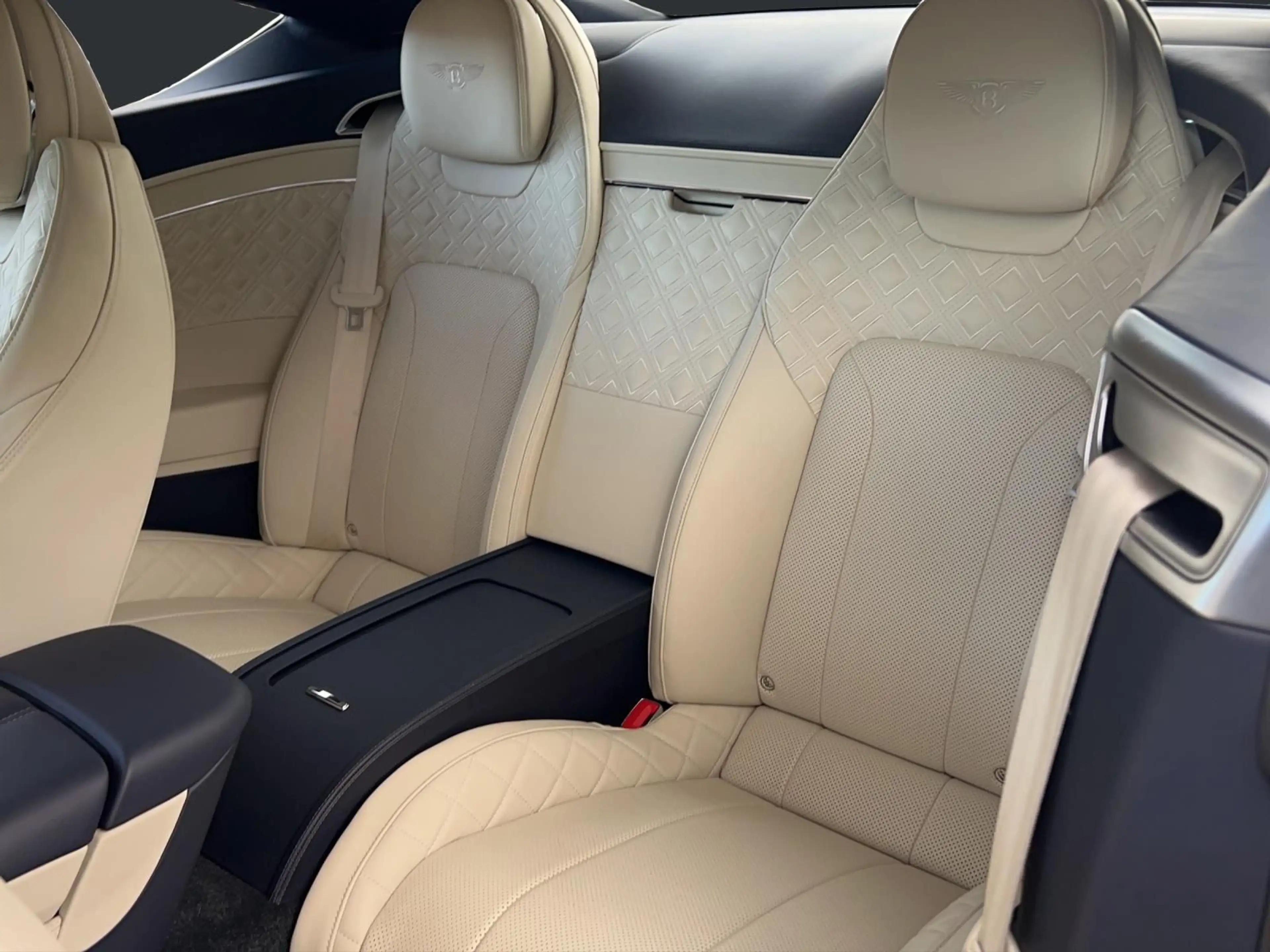 Bentley Continental GT V8 Mulliner*Rotating*Naim* — photo 11