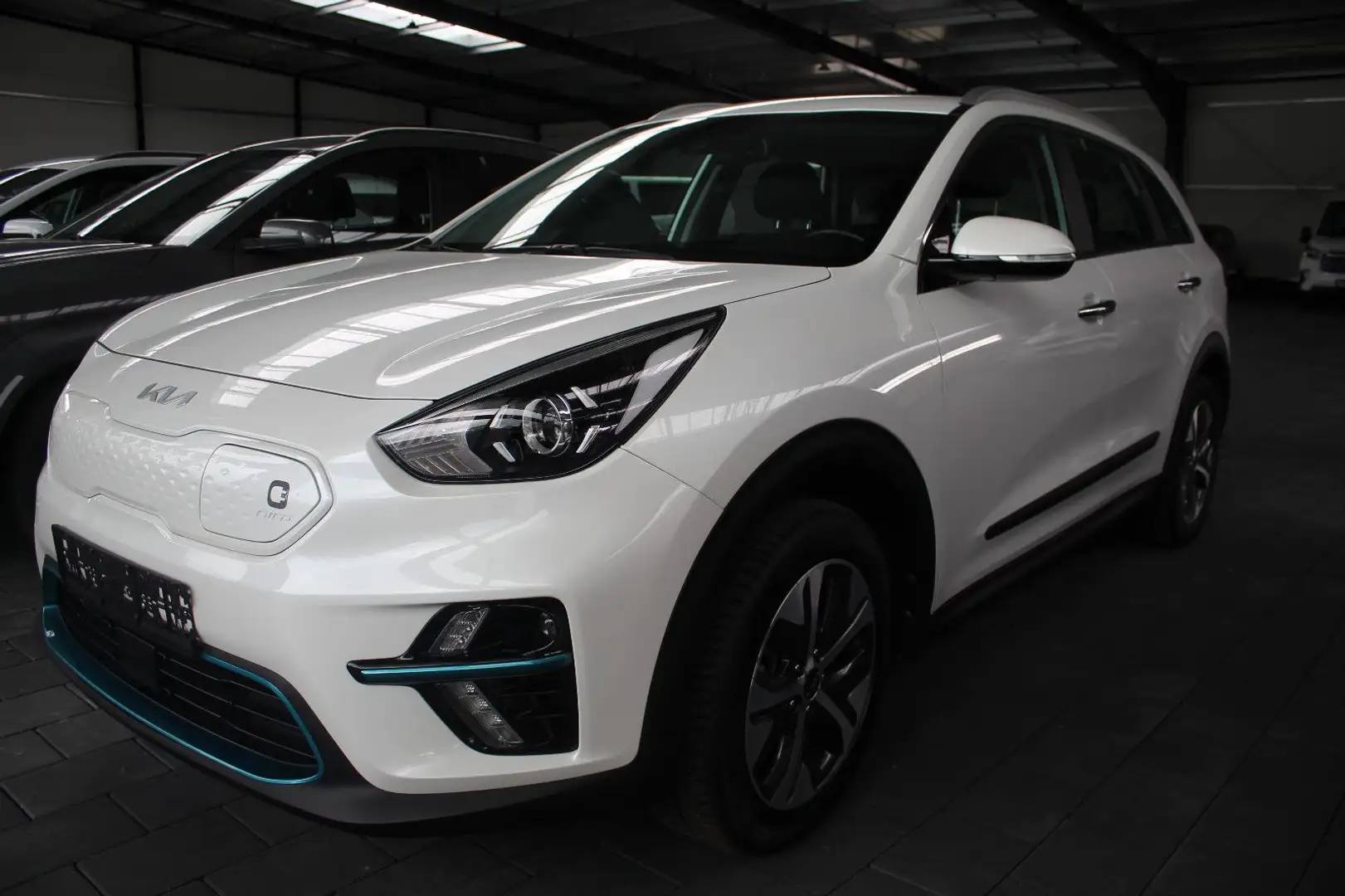 Kia Niro e-Niro Vision (On-Board-Lader 3-Phasen) Weiß - 1