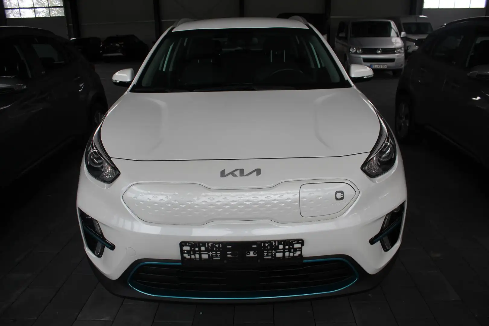 Kia Niro e-Niro Vision (On-Board-Lader 3-Phasen) Weiß - 2