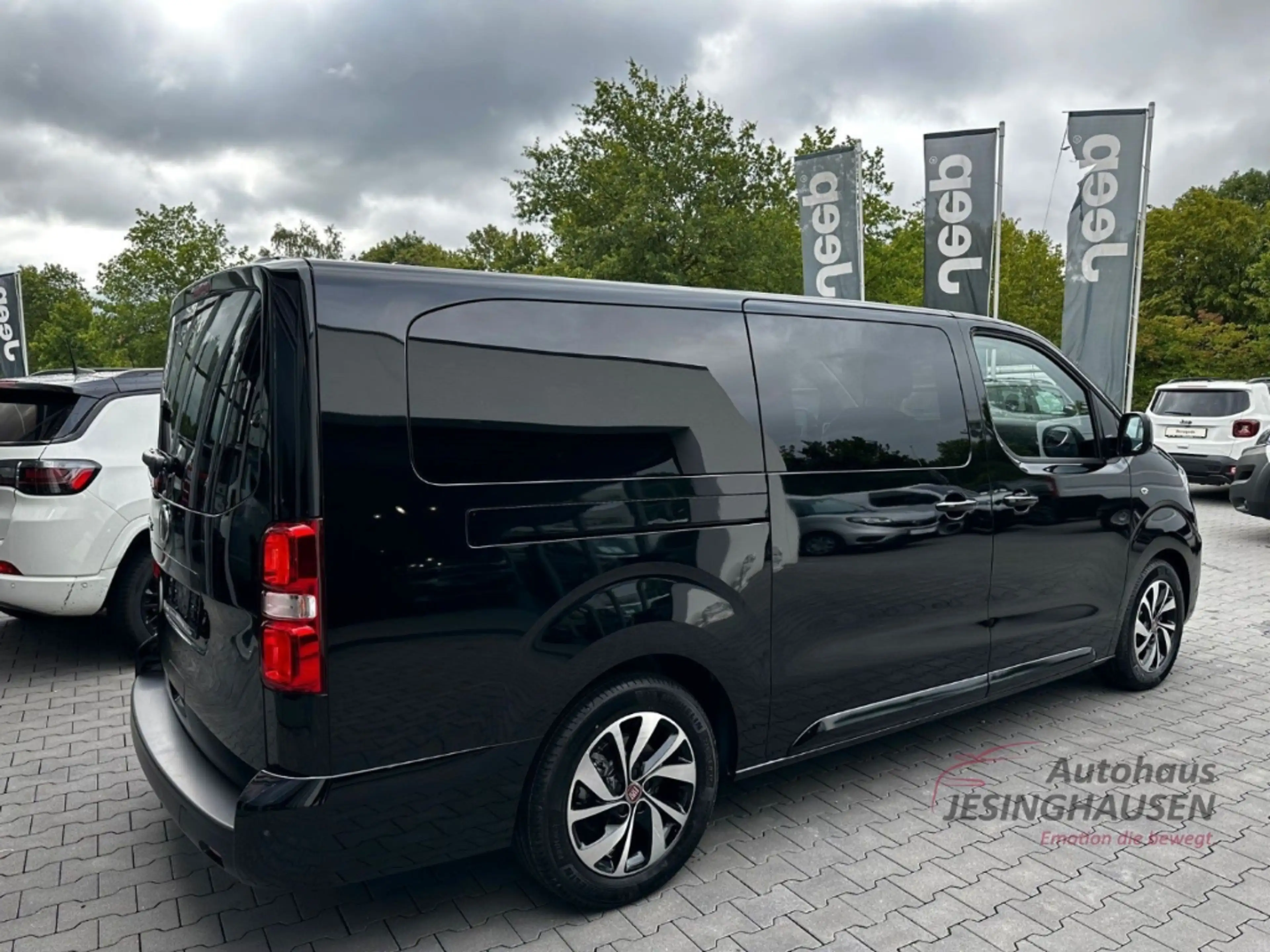 Fiat Ulysse E- L3 75kwh 8Sitz CarPlay Navi RF-Kamera Massage X — photo 3