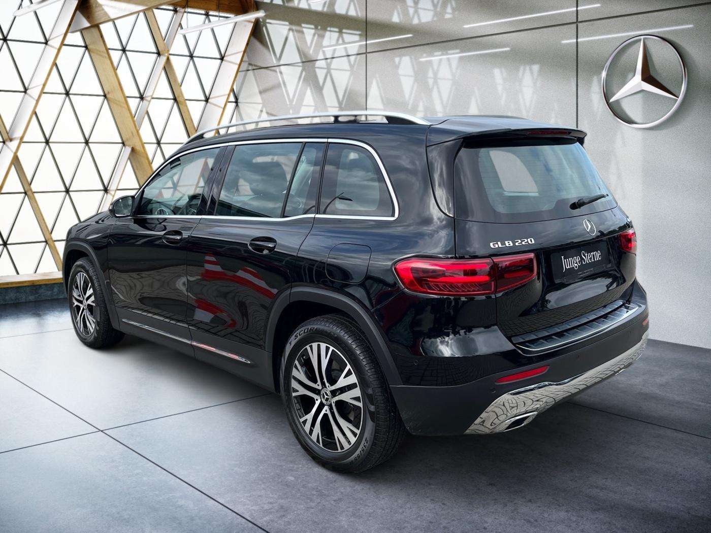 Mercedes-Benz GLB 220