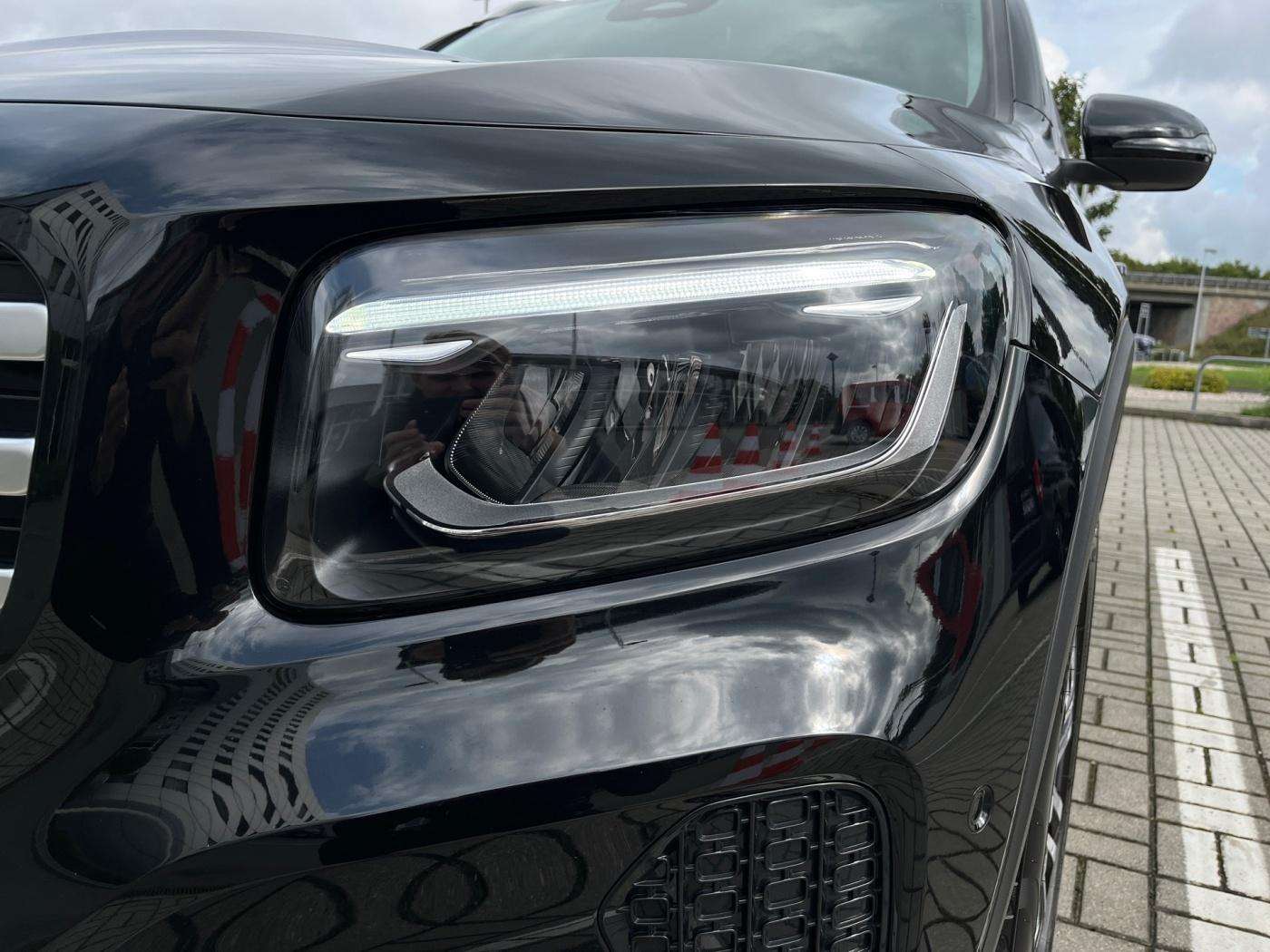 Mercedes-Benz GLB 220