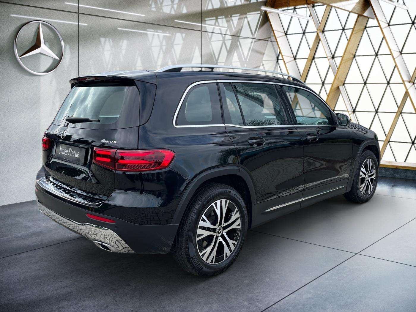 Mercedes-Benz GLB 220