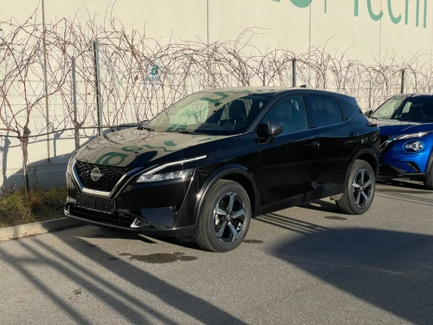 Nissan Qashqai 1.3DIG-T 158PS Xtronic N-Connecta WP 2F Schwarz - 1