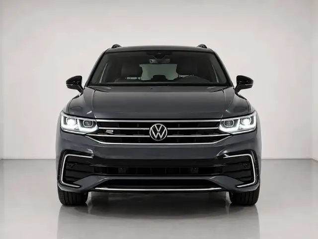 Volkswagen Tiguan view 3