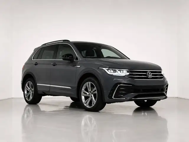 Volkswagen Tiguan view 2