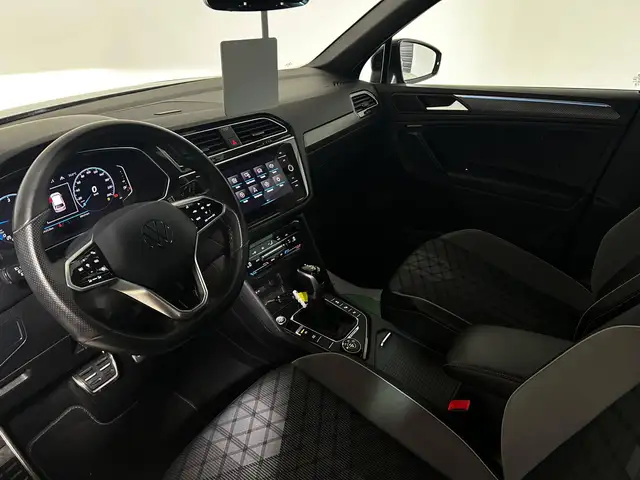 Volkswagen Tiguan view 11