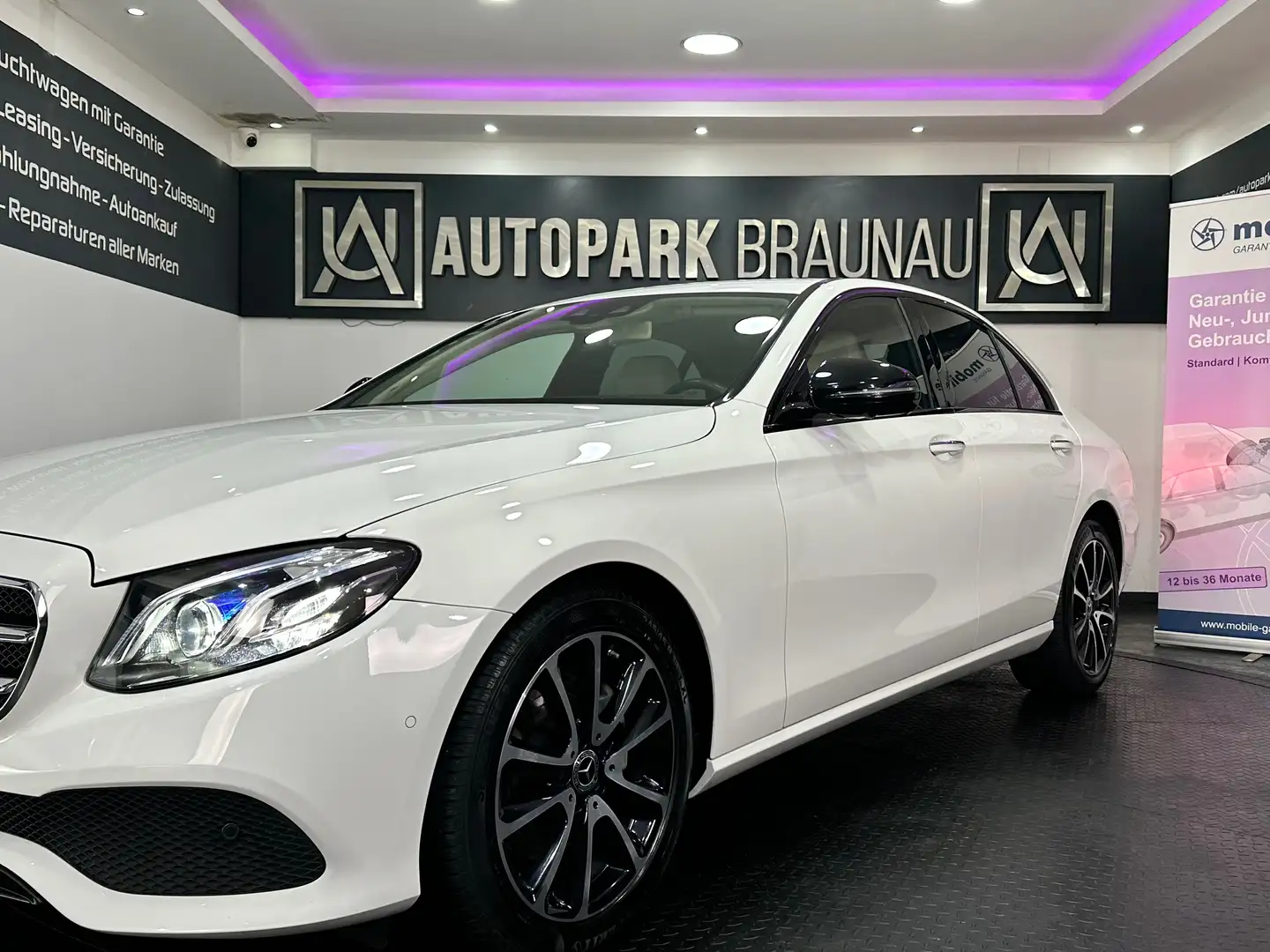 Mercedes-Benz E 220 d 4Matic Lim. Avantgarde *69.000KM*HUD*BEAM* Weiß - 2