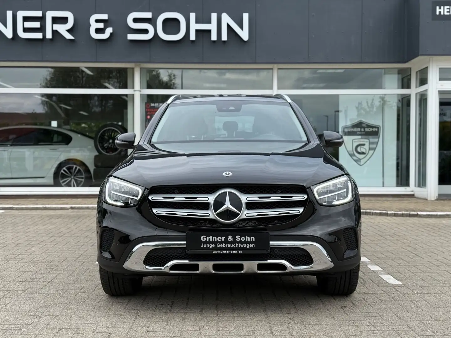 Mercedes-Benz GLC 300 de 4Matic,1-Hand,R-Kamera,AHK,T-Win,3,49% Schwarz - 2