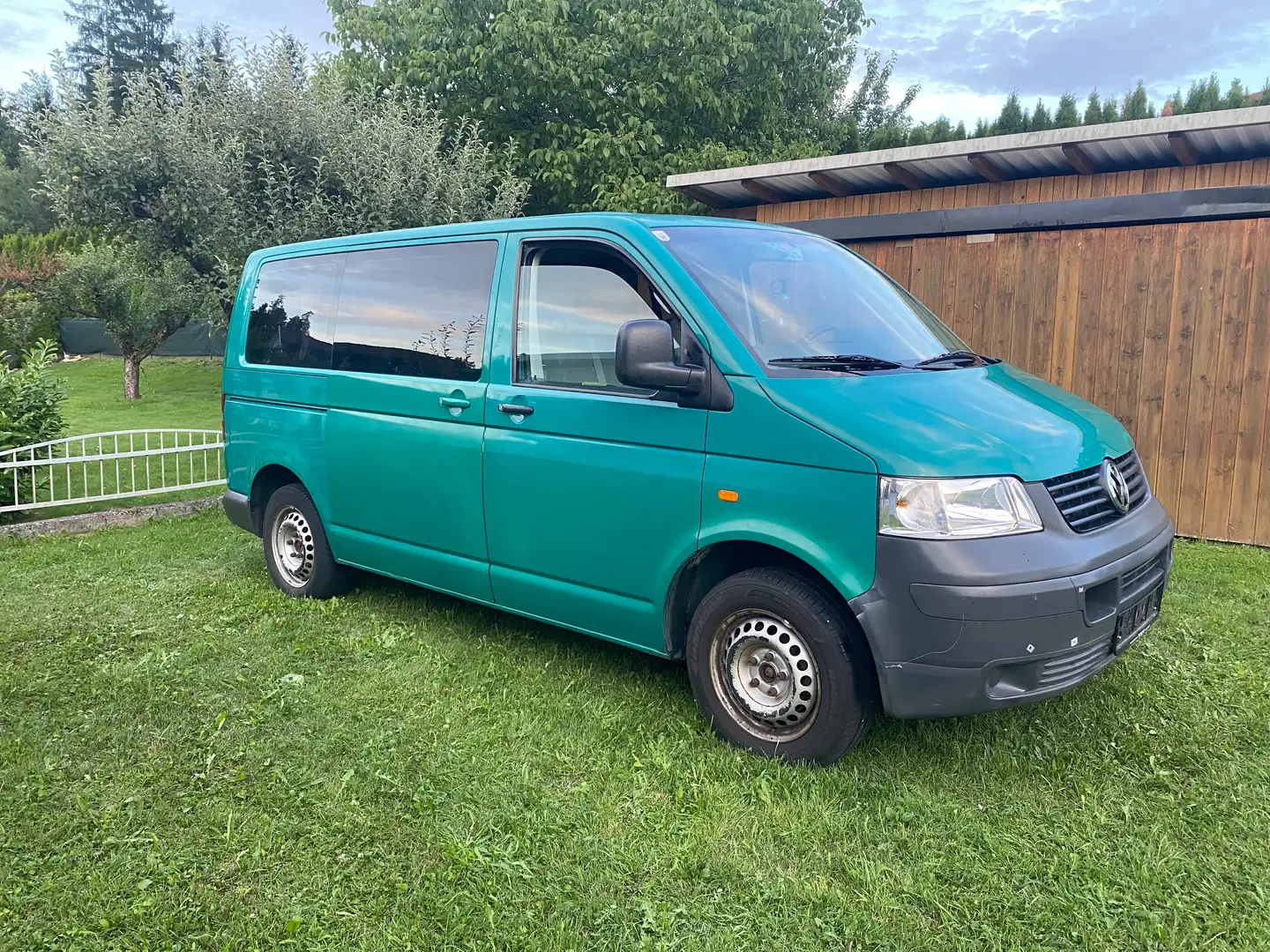Volkswagen T5 Camper, Van Groen - 1