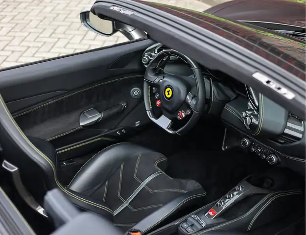 Ferrari 488 view 3