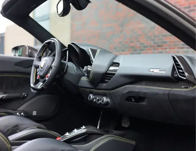 Ferrari 488 view 25