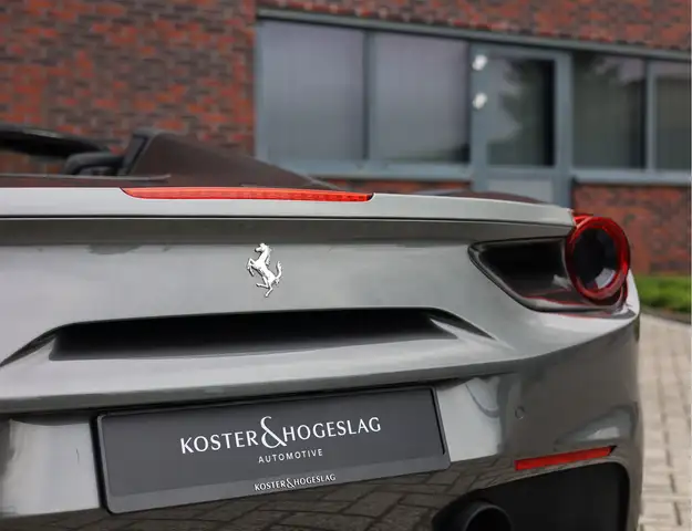 Ferrari 488 view 11
