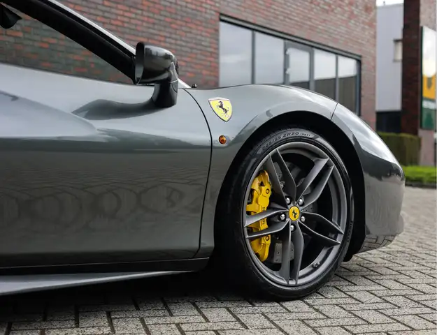 Ferrari 488 view 19