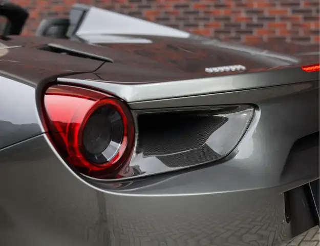 Ferrari 488 view 22