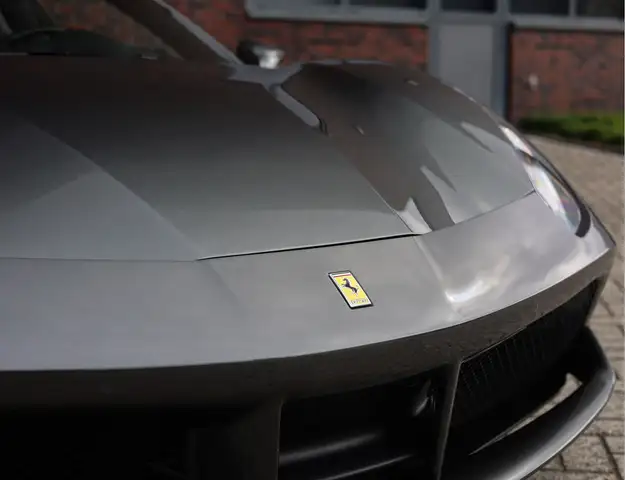 Ferrari 488 view 9