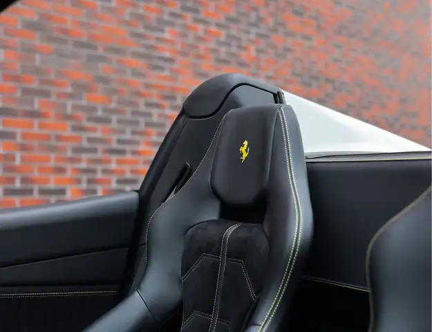 Ferrari 488 view 4