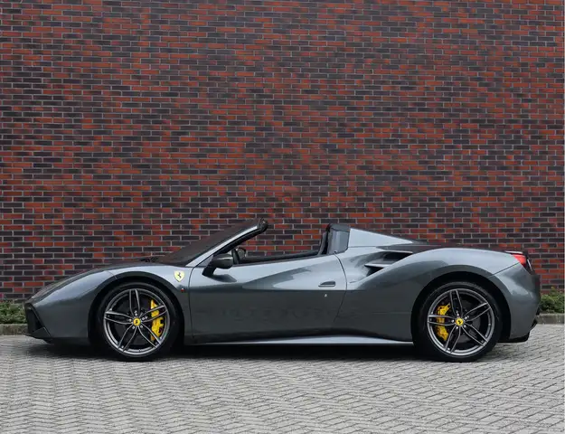 Ferrari 488 view 15