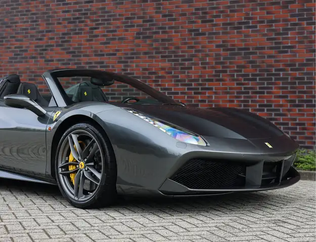 Ferrari 488 view 18