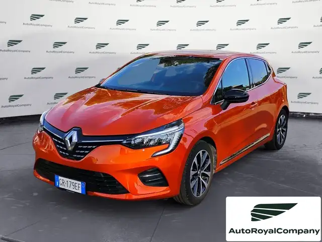2023 Renault Clio in Orange for sale
