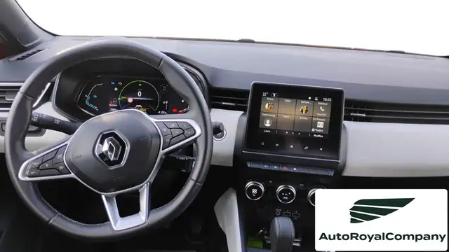 Renault Clio view 2
