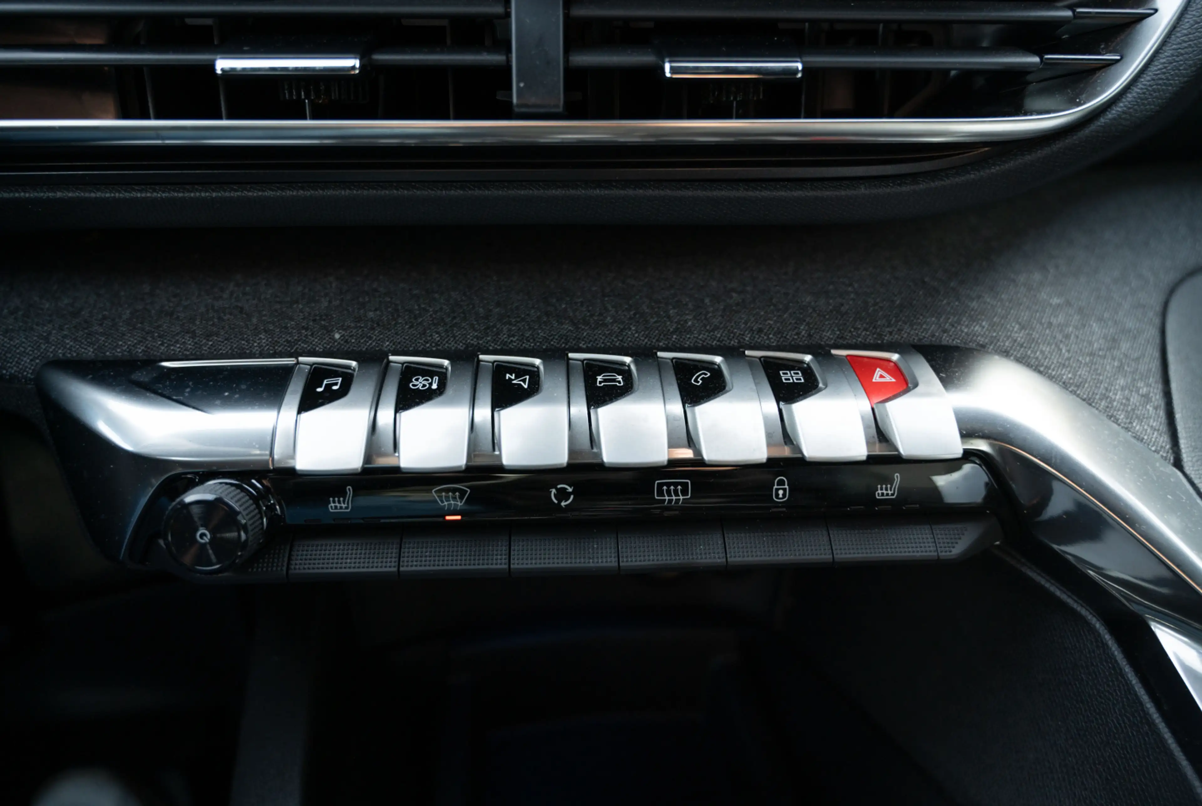Peugeot 3008 Allure Pack 1.2 PureTech 130 EAT8 *NAVI*GRIP-CONTROL* *INVENTUR-SALE* — photo 8