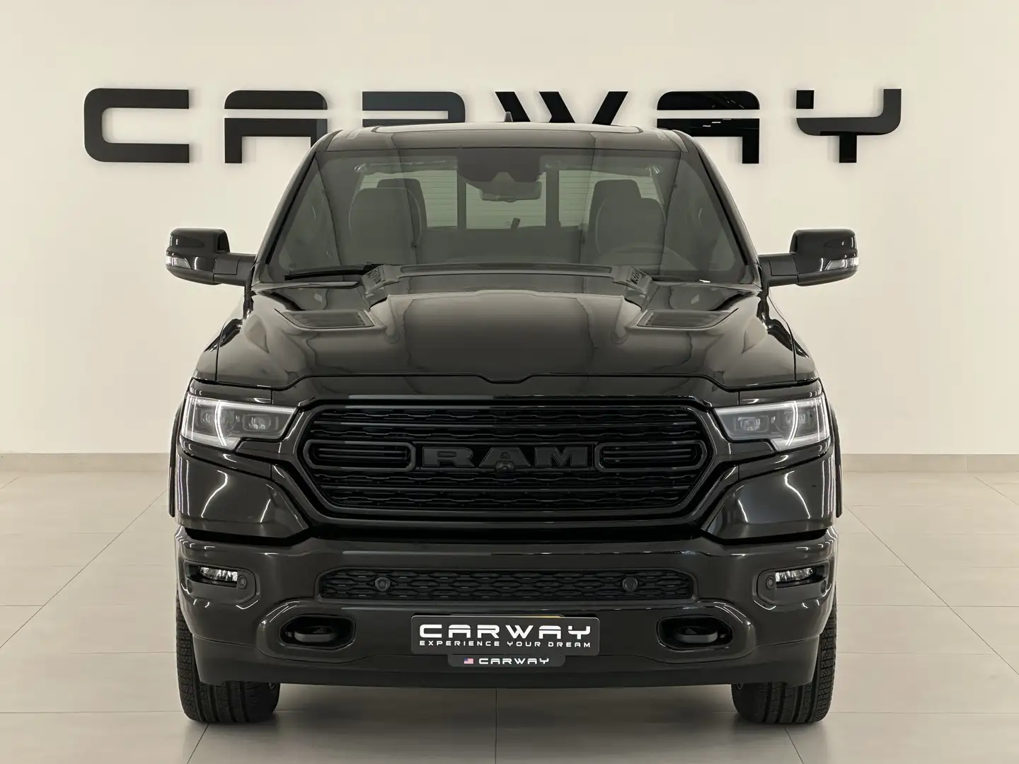 Dodge RAM 1500 5.7 V8 4x4 Crew Cab Limited Zwart - 2