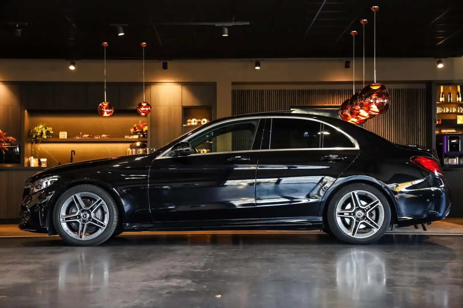 Mercedes-Benz C 200 Business Solution AMG, 197 PK, Pano/Dak, AMG/In/Ex Zwart - 2