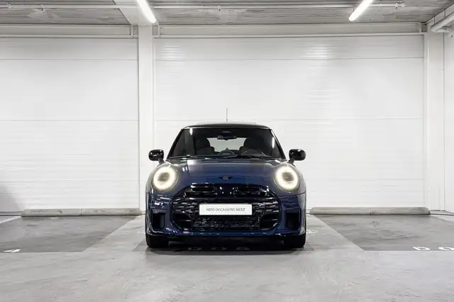 Mini Hatch view 5