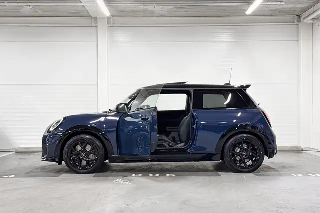 Mini Hatch view 3