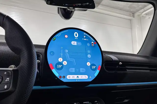 Mini Hatch view 15