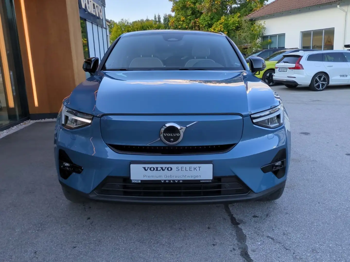 Volvo C40 Ultimate Recharge Pure Electric AWD Twin StandHZG Blau - 2