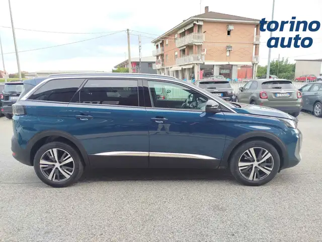 Peugeot 5008 view 8