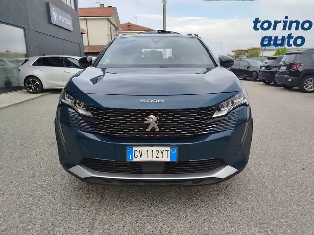 Peugeot 5008 view 2