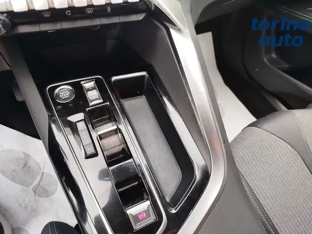 Peugeot 5008 view 16