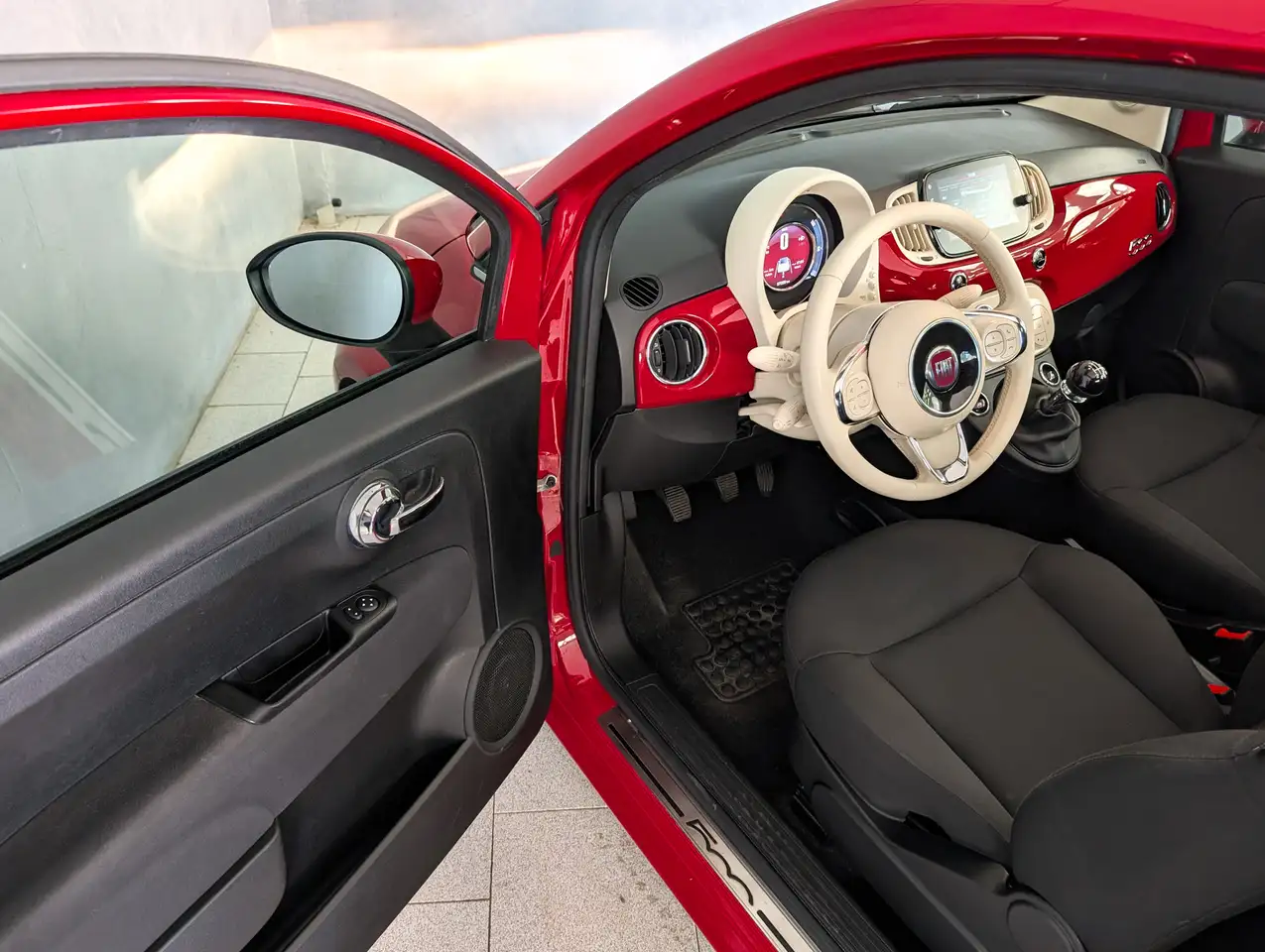 Fiat 500C 1.0 HYBRID 70CV DOLCEVITA 18