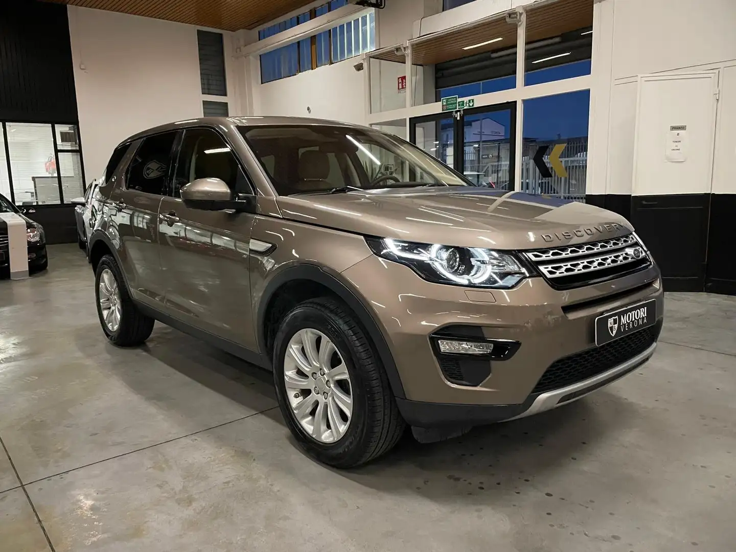 Land Rover Discovery Sport 2015 2.0 td4 SE awd 180cv auto Unico proprietario Grigio - 2