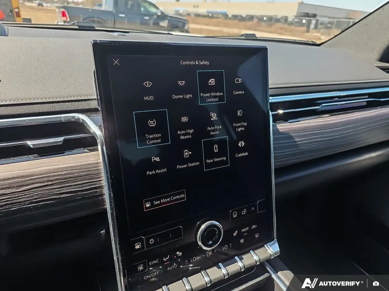 GMC Sierra EV снимка GMC Sierra EV