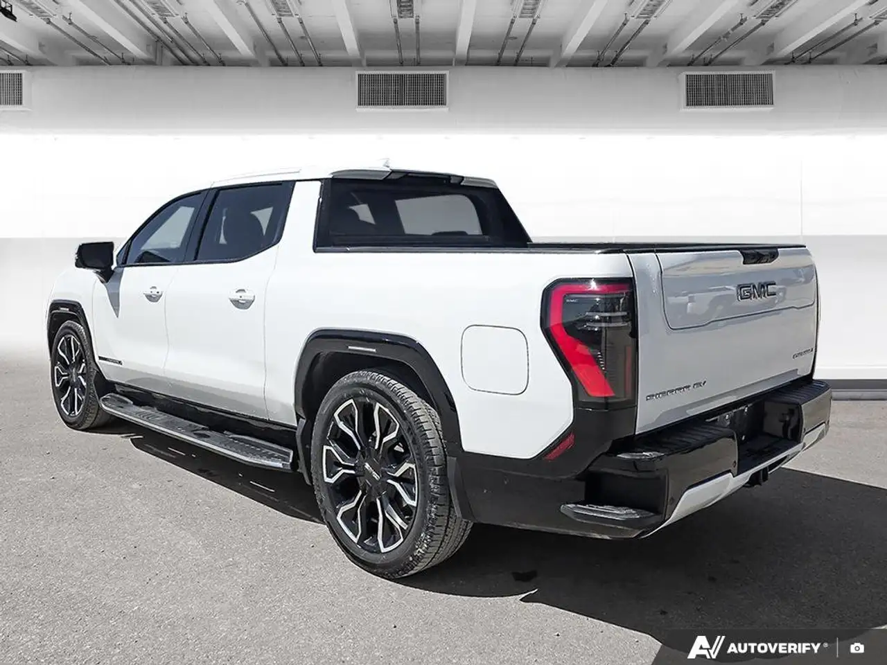GMC Sierra EV снимка GMC Sierra EV