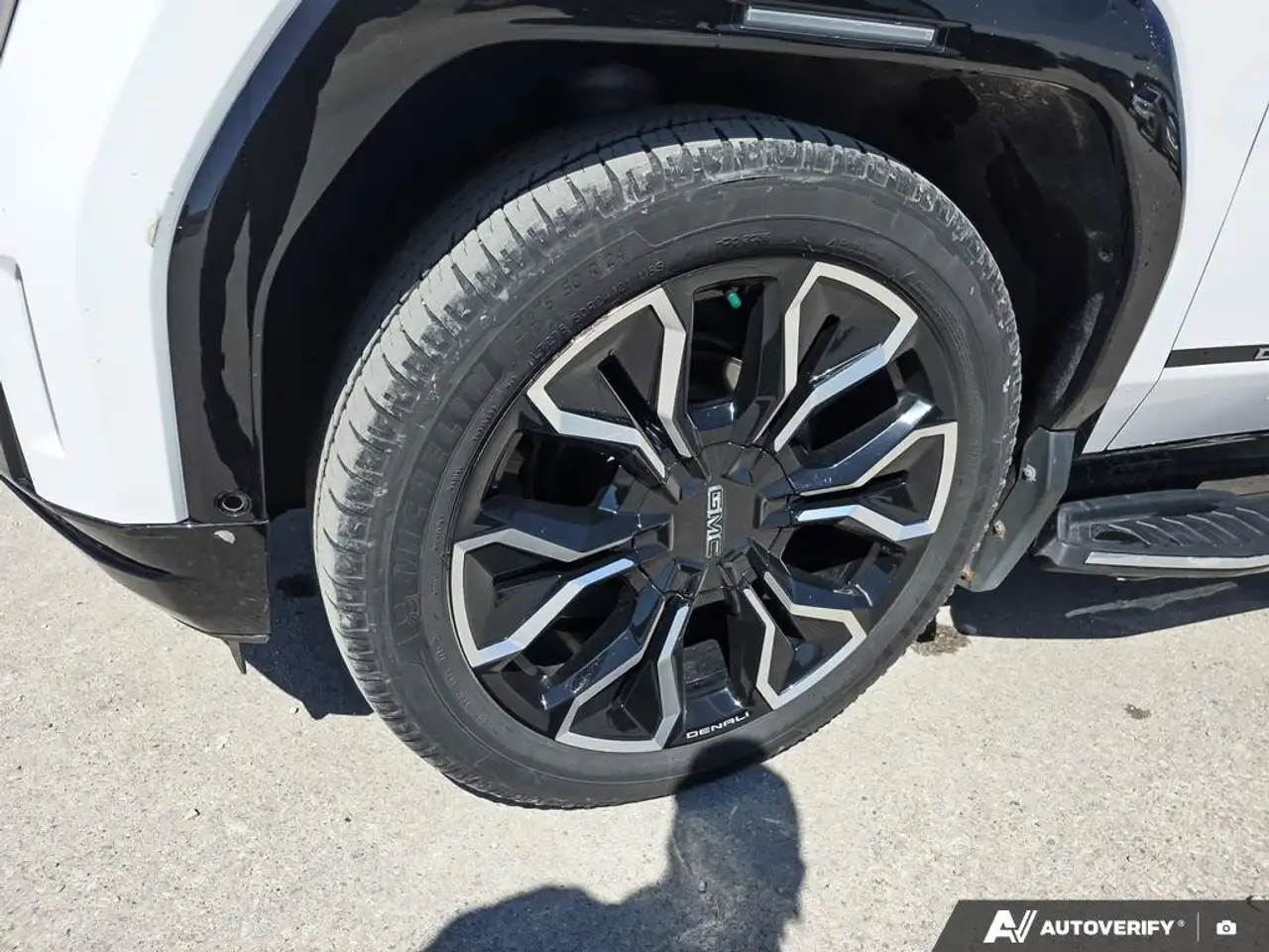 GMC Sierra EV снимка GMC Sierra EV