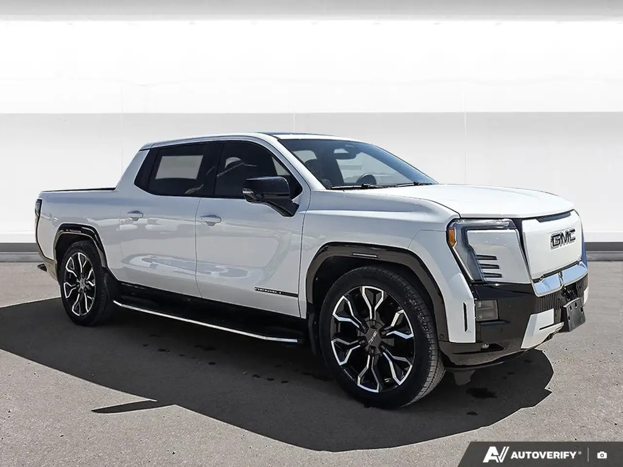 GMC Sierra EV снимка GMC Sierra EV