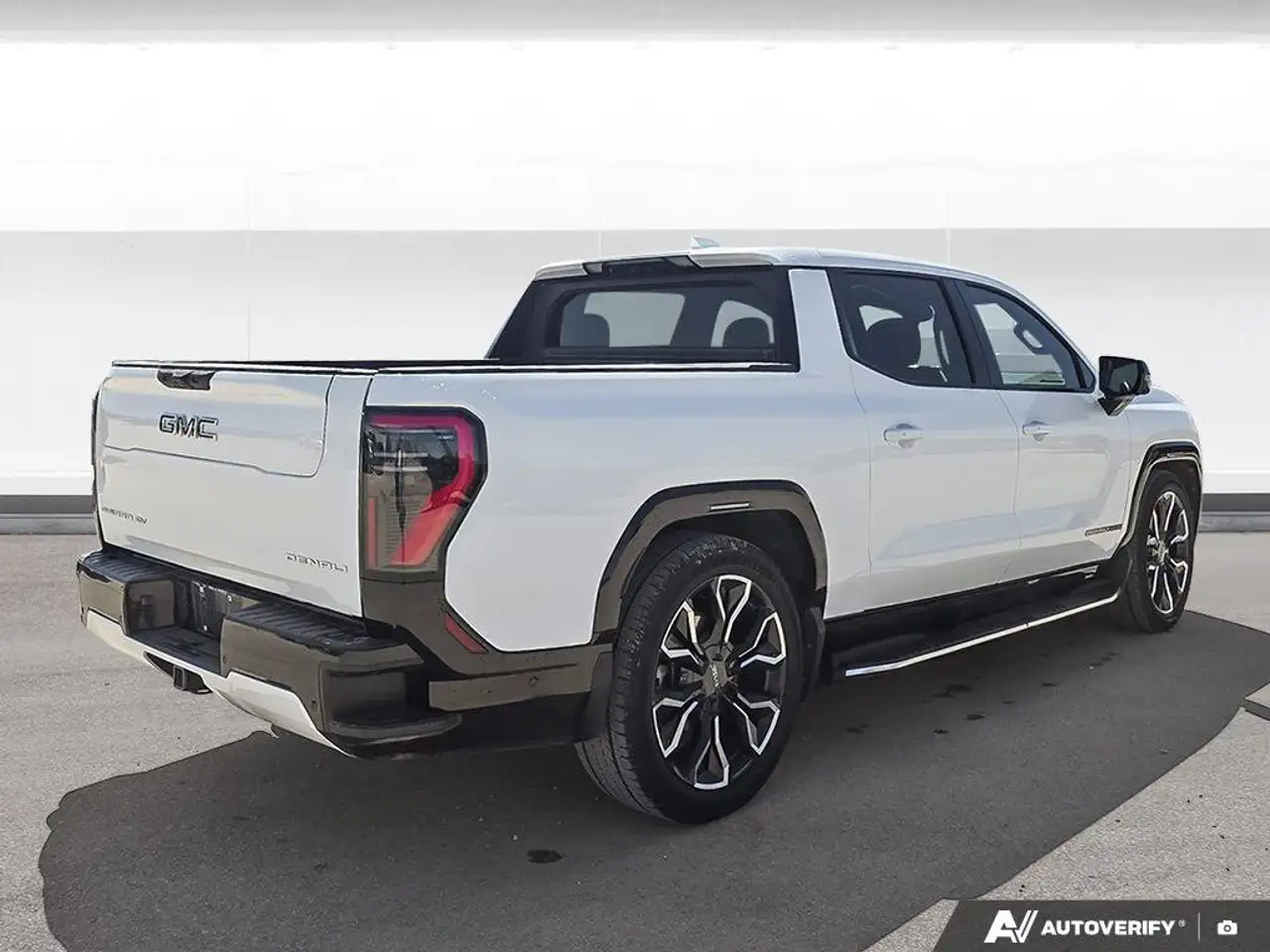 GMC Sierra EV снимка GMC Sierra EV