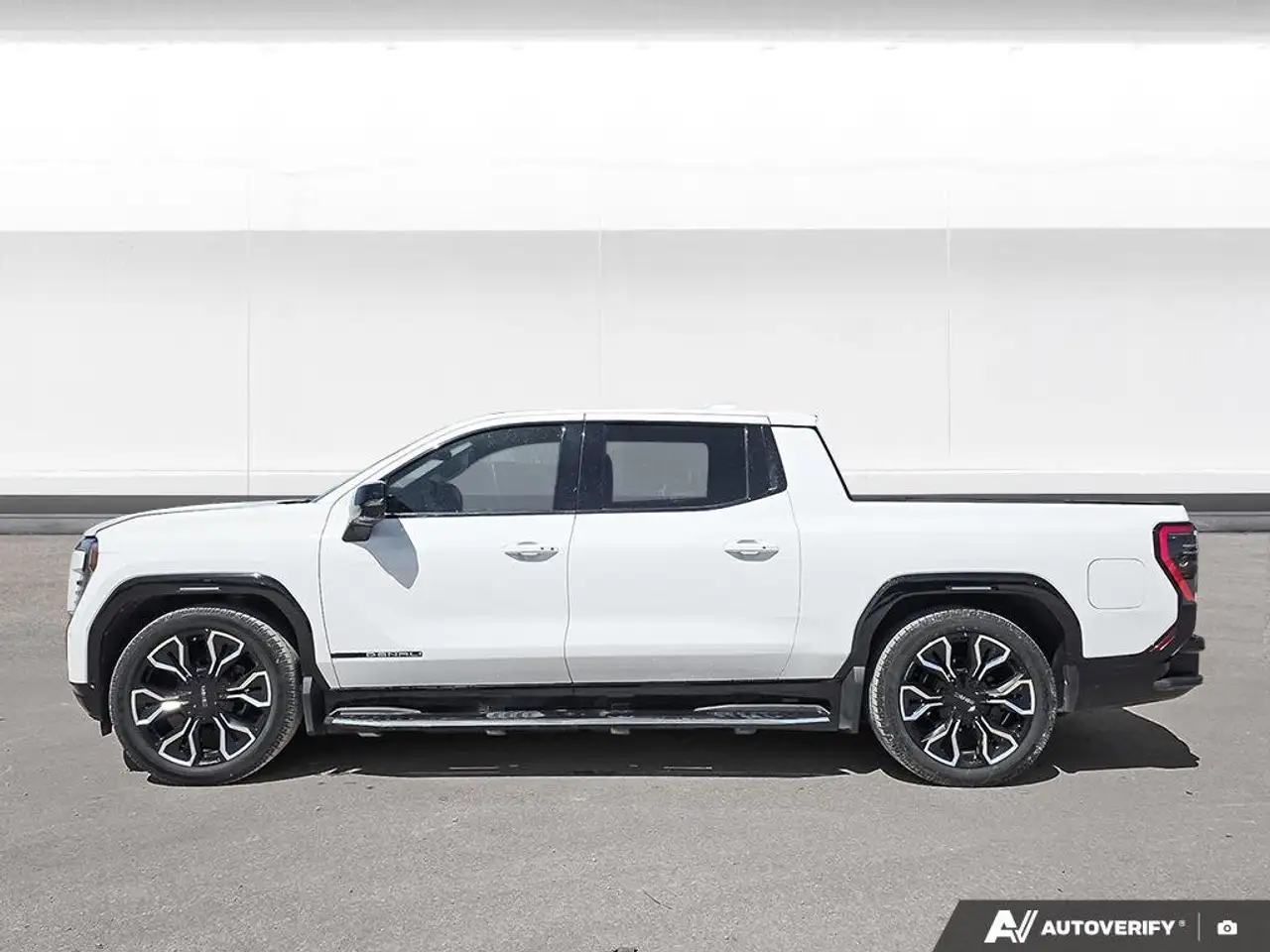 GMC Sierra EV снимка GMC Sierra EV