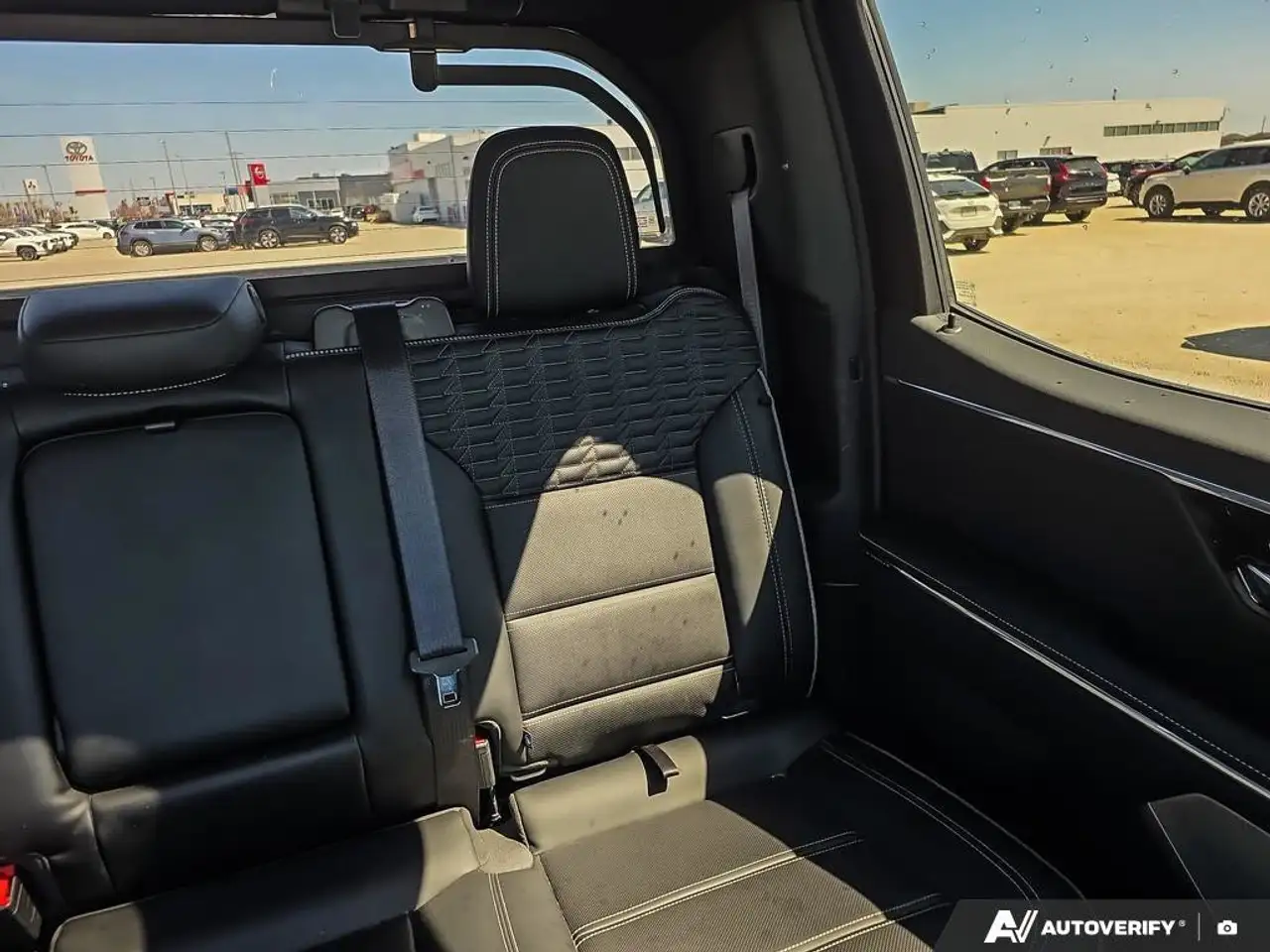 GMC Sierra EV снимка GMC Sierra EV